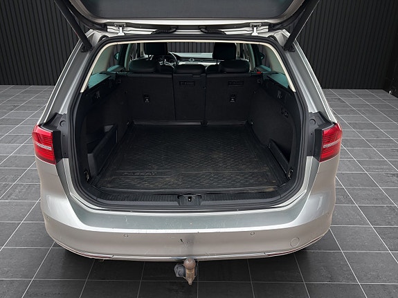 Volkswagen Passat 9 of 19