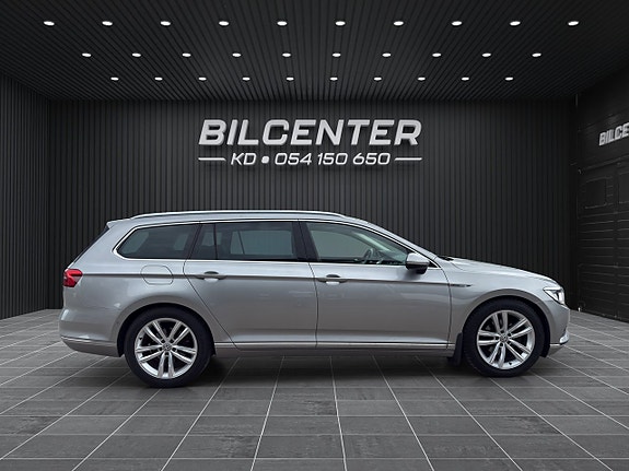 Volkswagen Passat 5 of 19