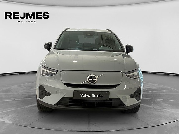 Volvo EX40 9 of 16
