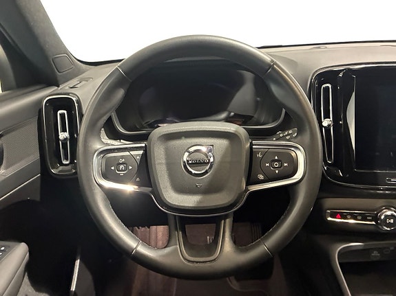 Volvo EX40 11 of 16