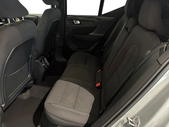 Volvo EX40 7 of 16