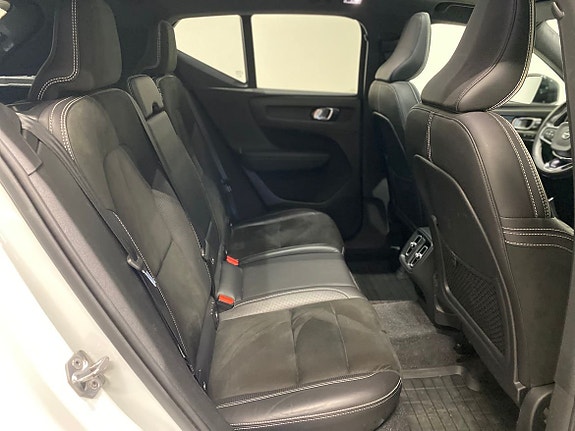 Volvo XC40 11 of 18