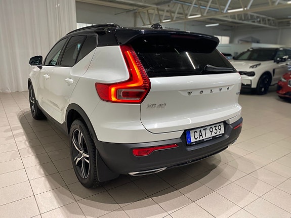 Volvo XC40 5 of 18