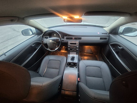 Volvo V70 9 of 16