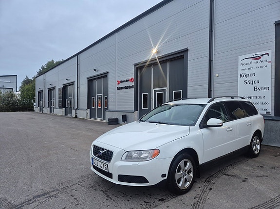 Volvo V70 3 of 16