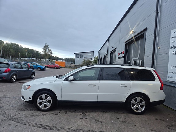 Volvo V70 4 of 16