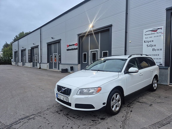 Volvo V70 12 of 16