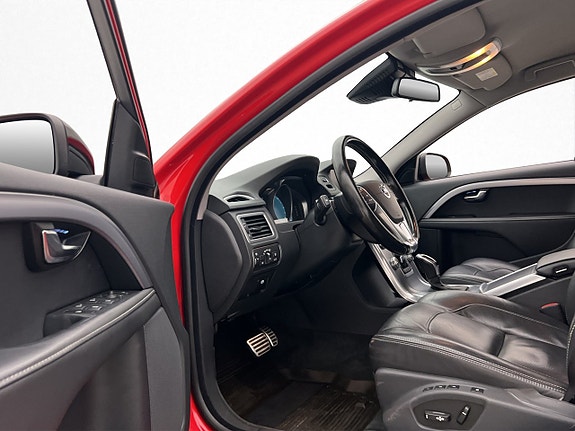 Volvo V70 11 of 30
