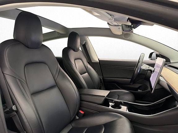 Tesla Model 3 14 of 30
