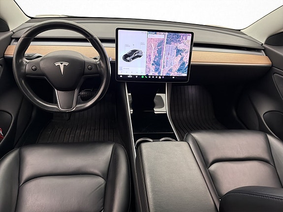 Tesla Model 3 13 of 30