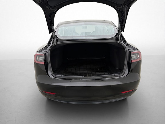Tesla Model 3 30 of 30