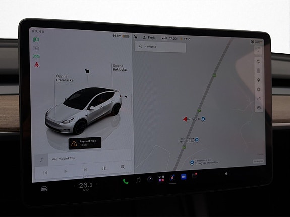 Tesla Model Y 22 of 30