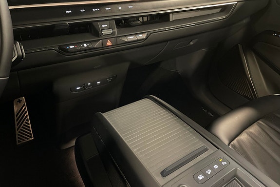 Kia EV9 14 of 30