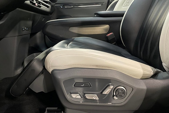 Kia EV9 25 of 30