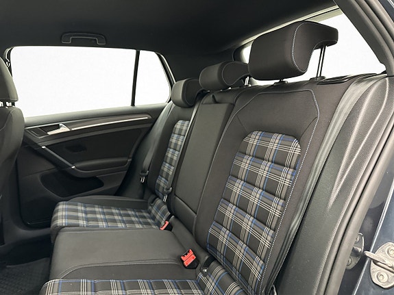 Volkswagen Golf I 17 of 30