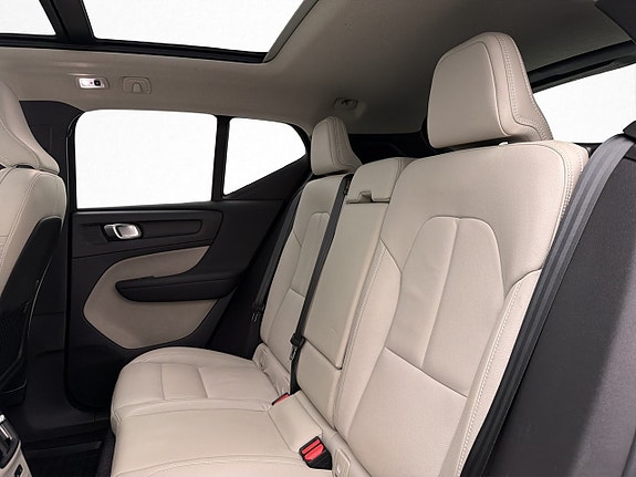 Volvo XC40 23 of 30