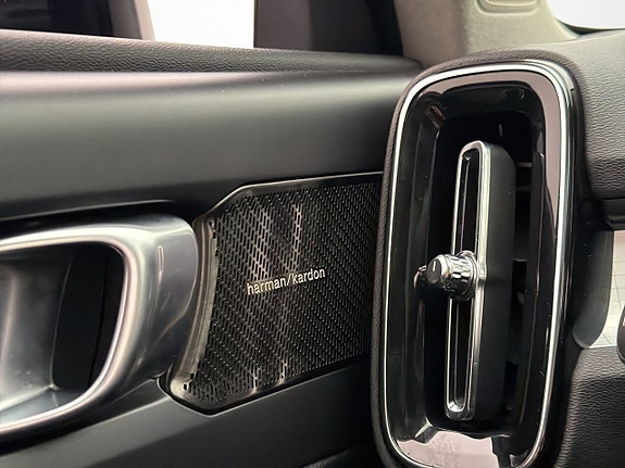 Volvo XC40 14 of 30