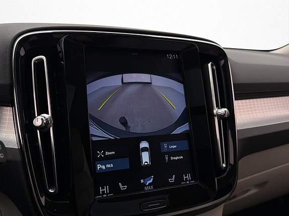 Volvo XC40 16 of 30