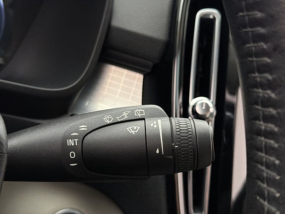 Volvo XC40 27 of 30
