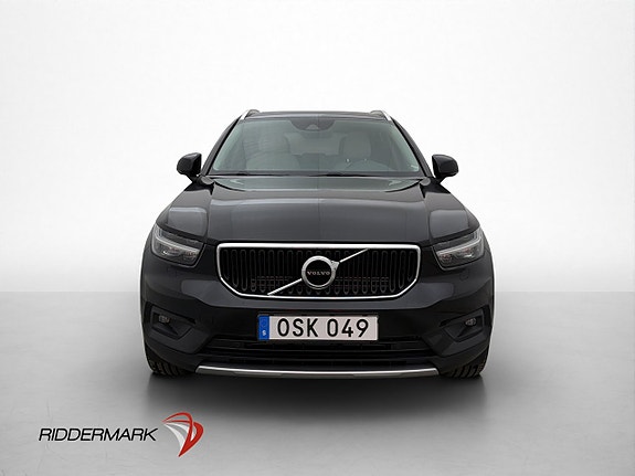 Volvo XC40 2 of 30