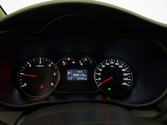 Kia Carens 19 of 30
