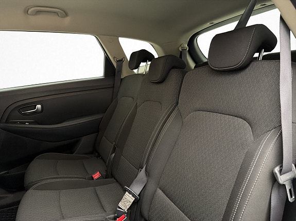 Kia Carens 15 of 30
