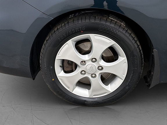 Kia Carens 28 of 30