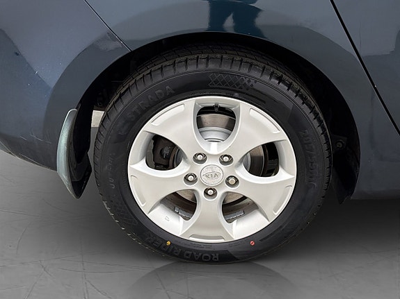 Kia Carens 30 of 30