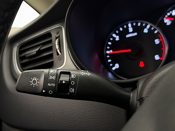 Kia Carens 26 of 30