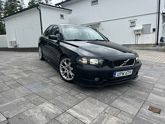 Volvo S60 2 of 9