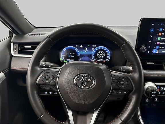 Toyota RAV4 Plug-in Hybrid 9 of 10