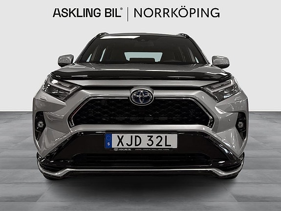 Toyota RAV4 Plug-in Hybrid 5 of 10