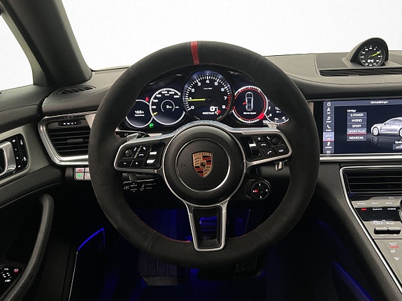 Porsche Panamera 4 14 of 30