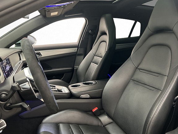 Porsche Panamera 4 13 of 30