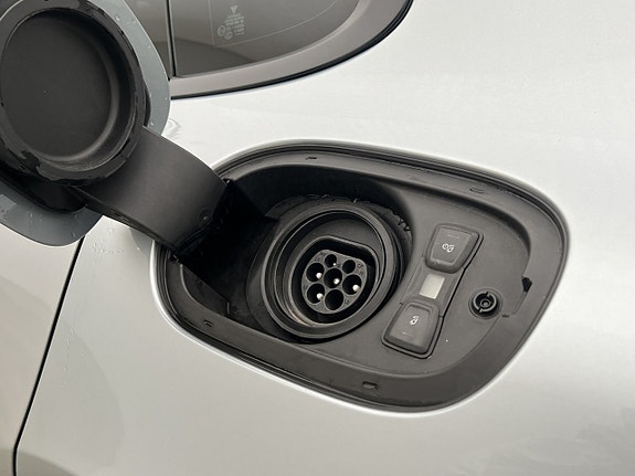 Porsche Panamera 4 8 of 30