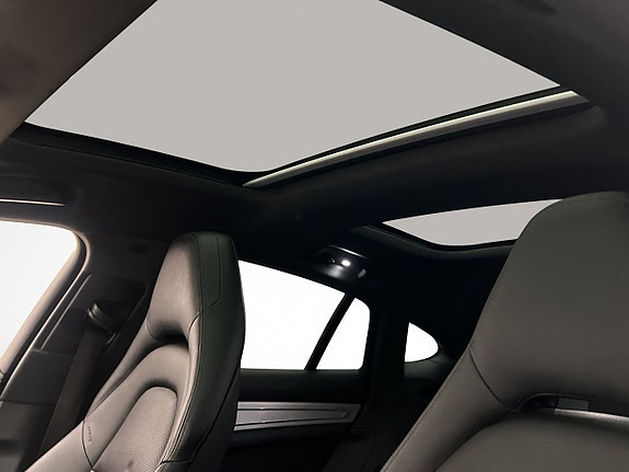 Porsche Panamera 4 16 of 30