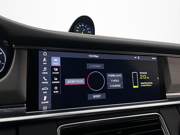 Porsche Panamera 4 24 of 30