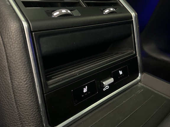 Porsche Panamera 4 30 of 30