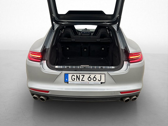 Porsche Panamera 4 9 of 30