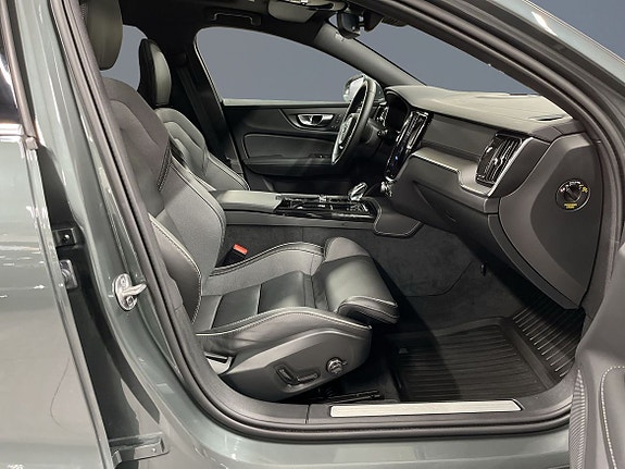 Volvo V60 7 of 15