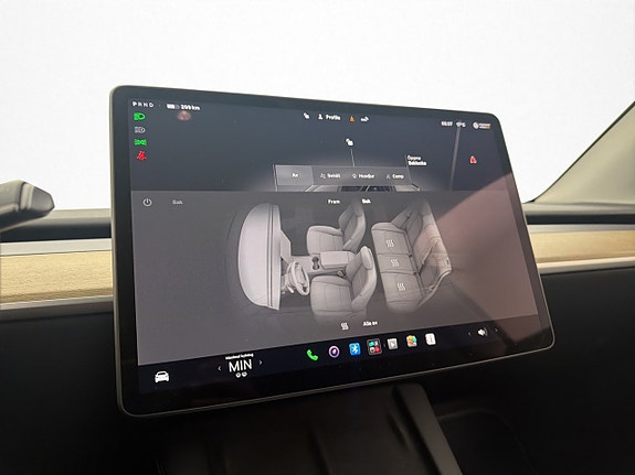 Tesla Model Y 25 of 30