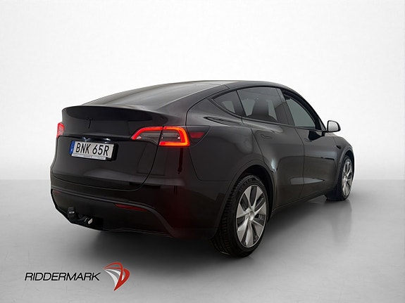 Tesla Model Y 9 of 30
