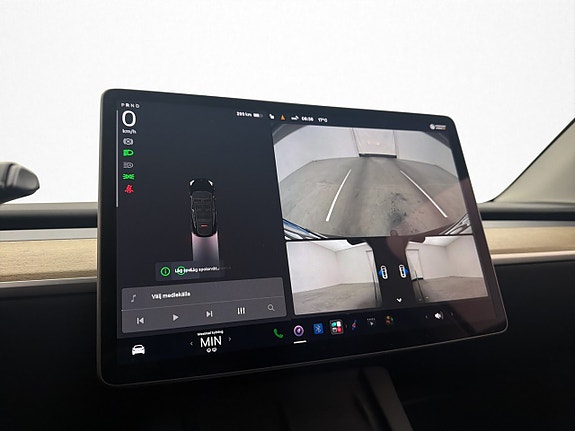Tesla Model Y 20 of 30