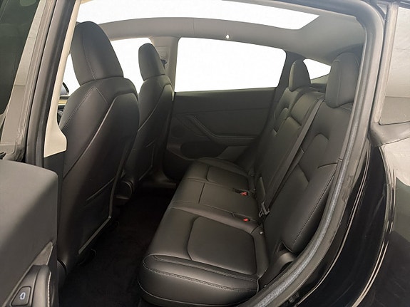 Tesla Model Y 30 of 30