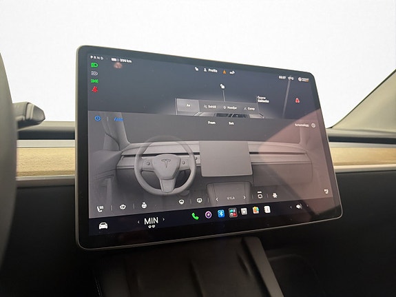 Tesla Model Y 26 of 30