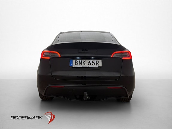 Tesla Model Y 8 of 30