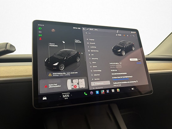 Tesla Model Y 22 of 30