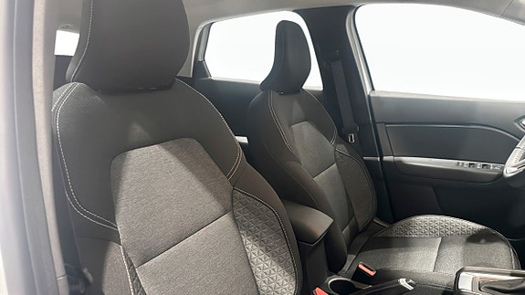Renault Captur 14 of 26
