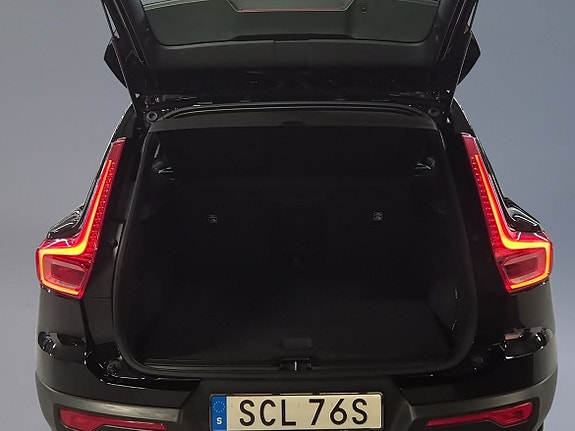 Volvo XC40 8 of 10