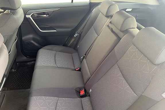 Toyota RAV4 16 of 16